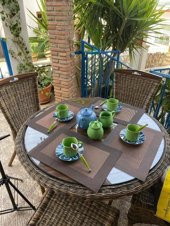 House Maruja With Wifi & Jacuzzi Hébergement de vacances Cutar